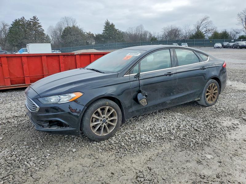FORD FUSION SE 2017 with VIN 3FA6P0HD1HR290182 - Photo from auction