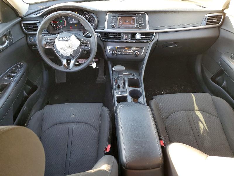 Photo 8 from auction – 2017 KIA OPTIMA with VIN 5XXGT4L39HG152212