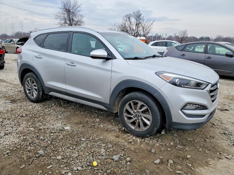 Photo 4 from auction – 2018 HYUNDAI TUCSON SEL with VIN KM8J33A45JU660135