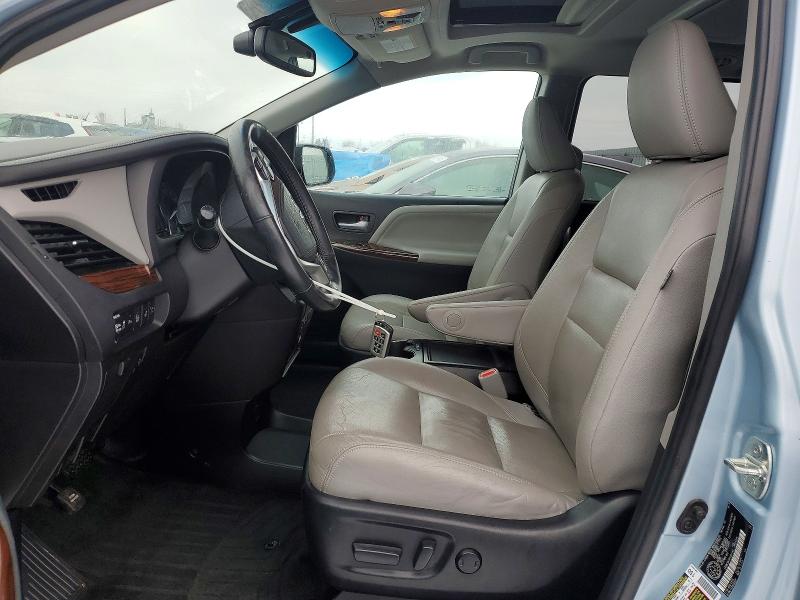 Photo 7 from auction – 2015 TOYOTA SIENNA XLE with VIN 5TDDK3DC8FS094183