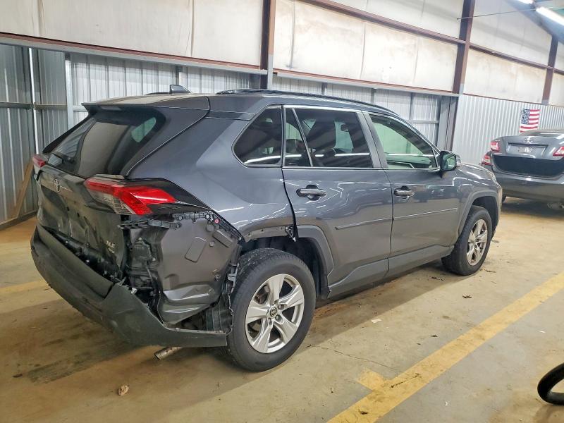 Photo 3 from auction – 2019 TOYOTA RAV4 XLE with VIN JTMP1RFV9KD039152
