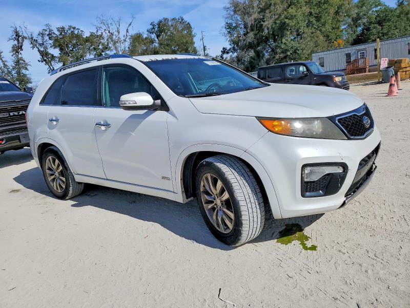 Photo 4 from auction – 2011 KIA SORENTO SX with VIN 5XYKWDA23BG099585