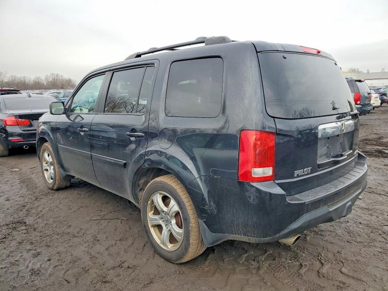 Photo 2 from auction – 2015 HONDA PILOT EXLN with VIN 5FNYF4H77FB037972