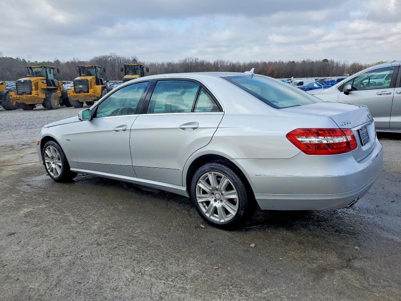 Photo 2 from auction – 2012 MERCEDES-BENZ E 350 with VIN WDDHF5KB2CA592406