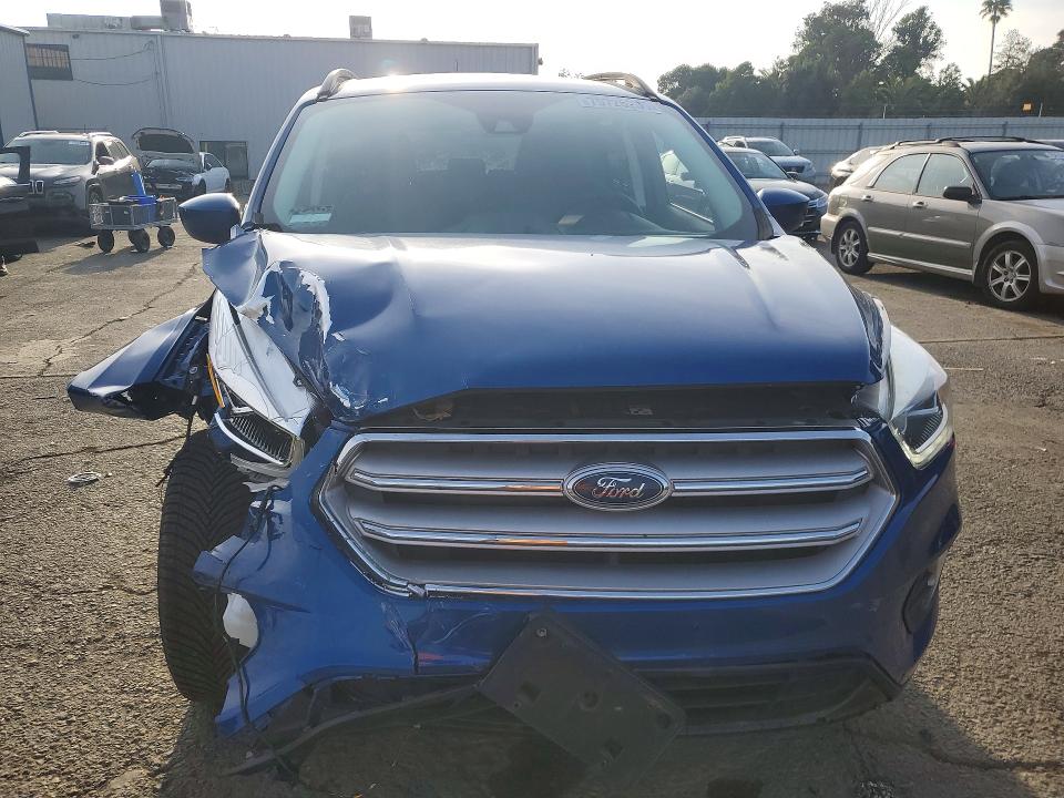 Photo 5 from auction – 2018 FORD ESCAPE SEL with VIN 1FMCU9HD5JUB55940