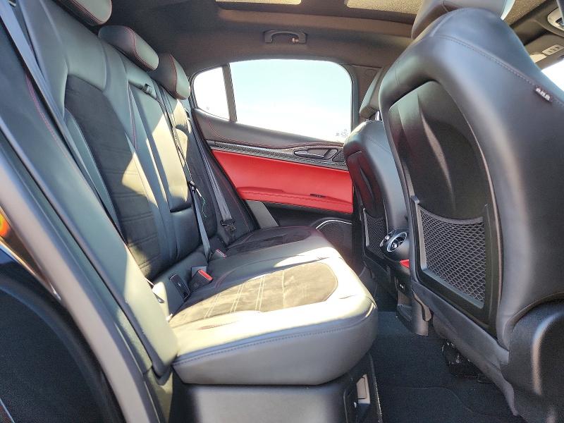 Photo 11 from auction – 2019 ALFA ROMEO STELVIO QU with VIN ZASPAKEV2K7C52877