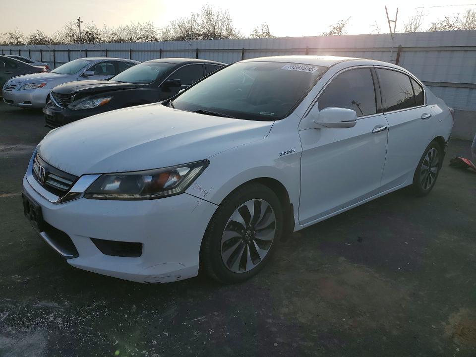 HONDA ACCORD 2014 with VIN 1HGCR6F54EA003057 - Photo from auction