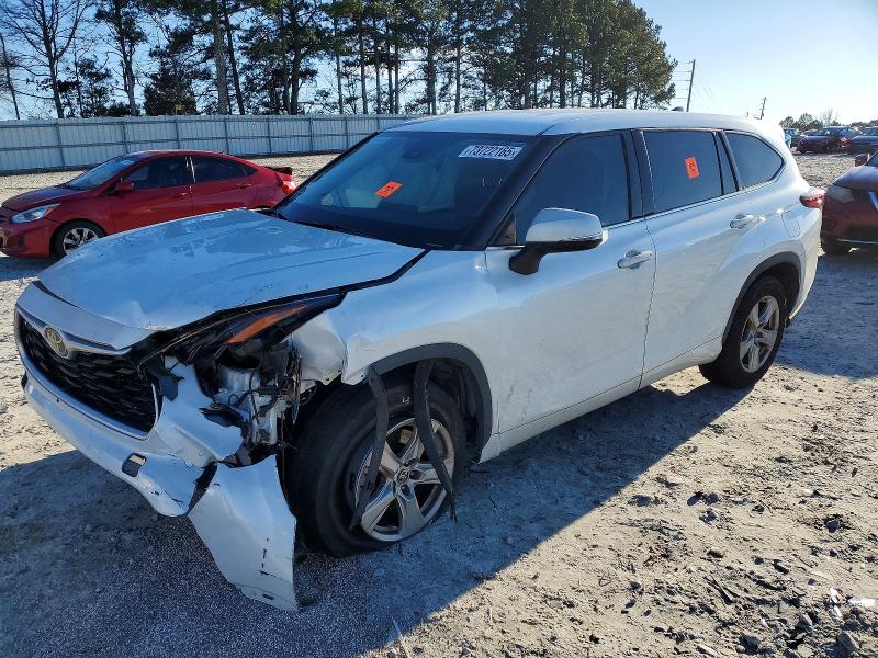 TOYOTA HIGHLANDER 2022 with VIN 5TDCZRAH2NS117028 - Photo from auction