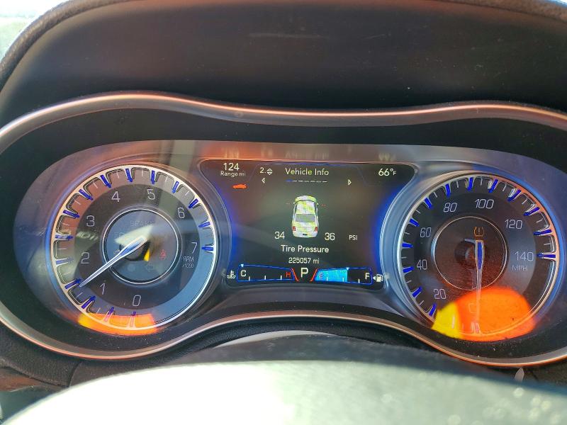 Foto 9 de la subasta – 2015 CHRYSLER 300 LIMITE con VIN 2C3CCAAG0FH743773