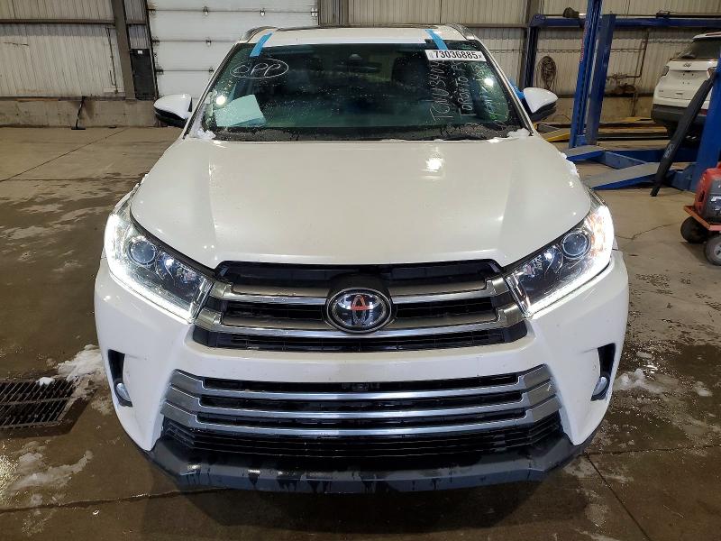 Photo 5 from auction – 2017 TOYOTA HIGHLANDER with VIN 5TDDZRFH9HS378917