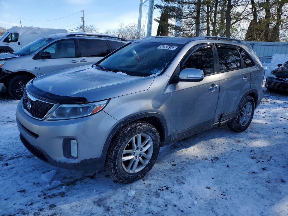 Photo 1 from auction – 2015 KIA SORENTO LX with VIN 5XYKTCA62FG640377