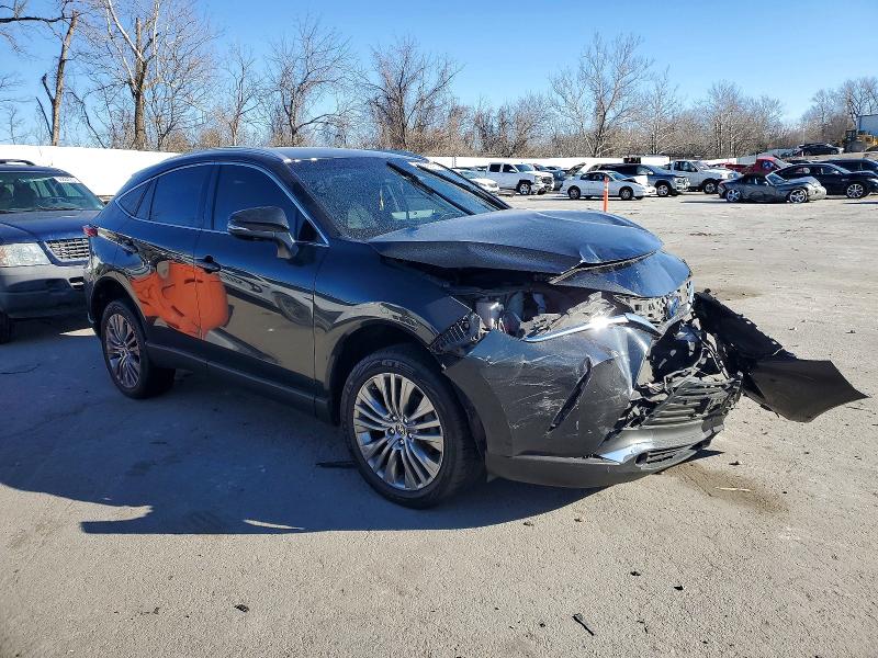 Photo 4 from auction – 2023 TOYOTA VENZA with VIN JTEAAAAH5PJ120968