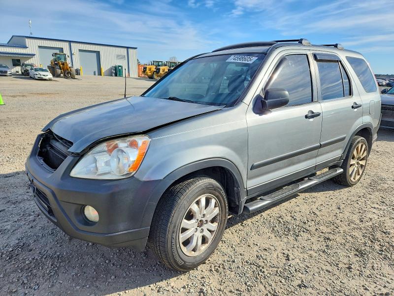 HONDA CR-V 2005 with VIN SHSRD68575U304216 - Photo from auction