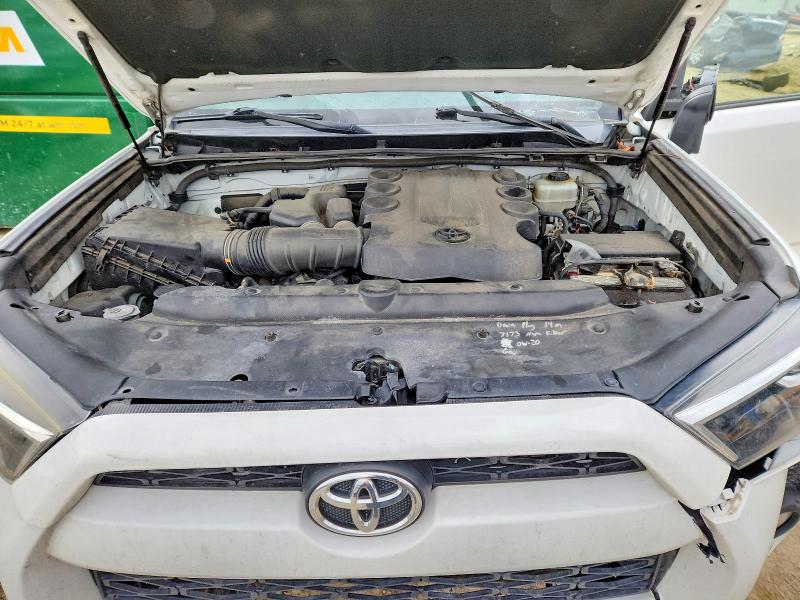 Photo 12 from auction – 2015 TOYOTA 4RUNNER SR with VIN JTEBU5JR9F5211678