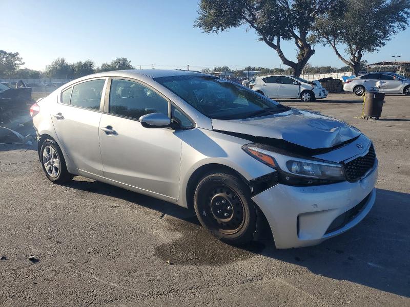 Photo 4 from auction – 2017 KIA FORTE with VIN 3KPFK4A77HE057144