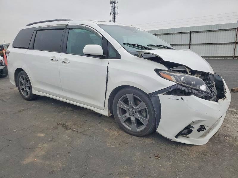Photo 4 from auction – 2018 TOYOTA SIENNA with VIN 5TDXZ3DC7JS932351