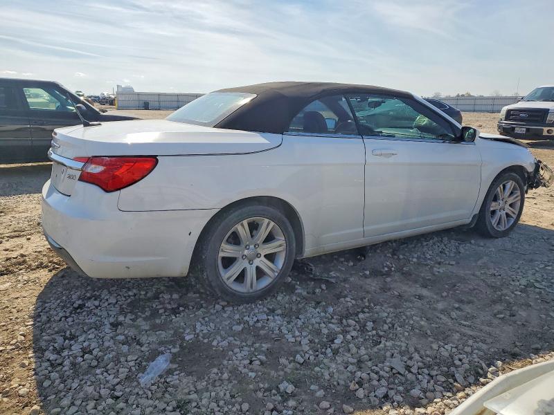 Photo 3 from auction – 2012 CHRYSLER 200 TOURIN with VIN 1C3BCBEG7CN160003