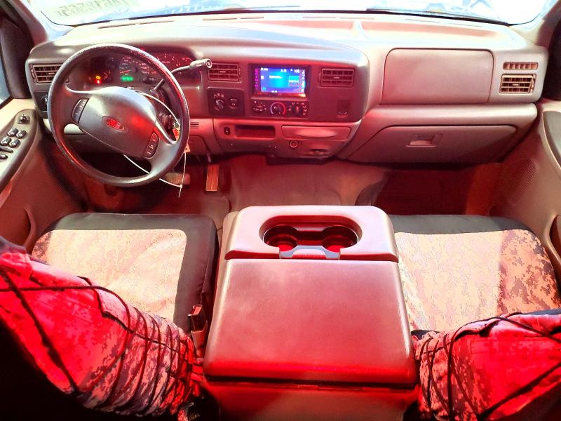 Zdjęcie 8 z aukcji – 2003 FORD F250 SUPER z VIN 1FTNW21S93EB80974
