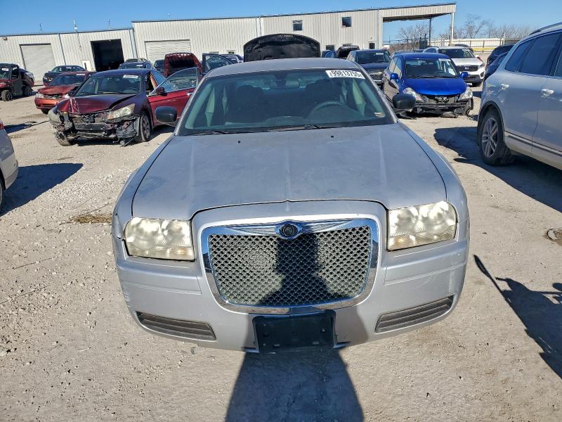 Photo 5 from auction – 2006 CHRYSLER 300 with VIN 2C3KA43R16H281922
