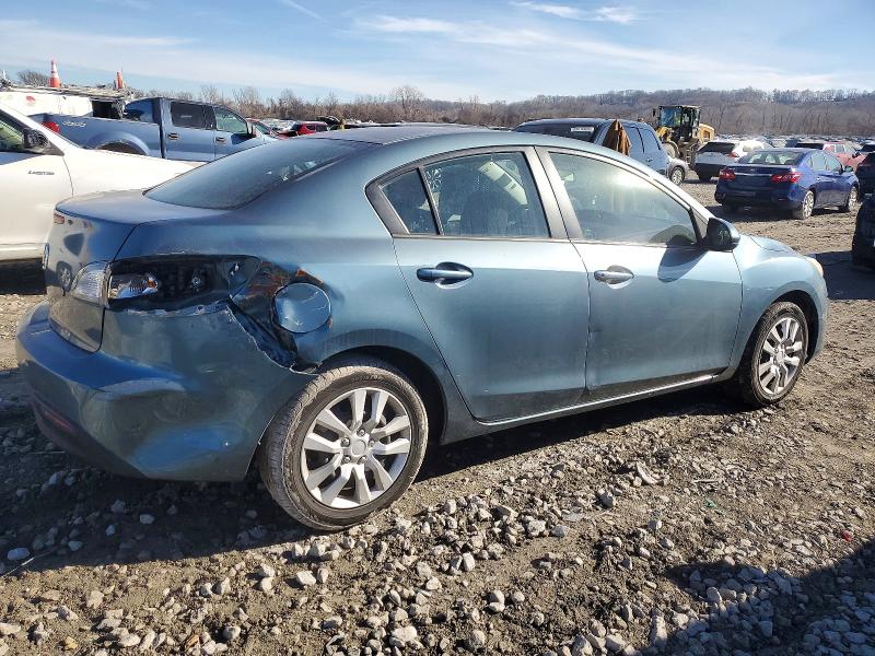 Photo 3 from auction – 2011 MAZDA 3 I with VIN JM1BL1UF3B1383143