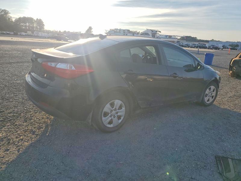 Photo 3 from auction – 2015 KIA FORTE LX with VIN KNAFK4A67F5436593