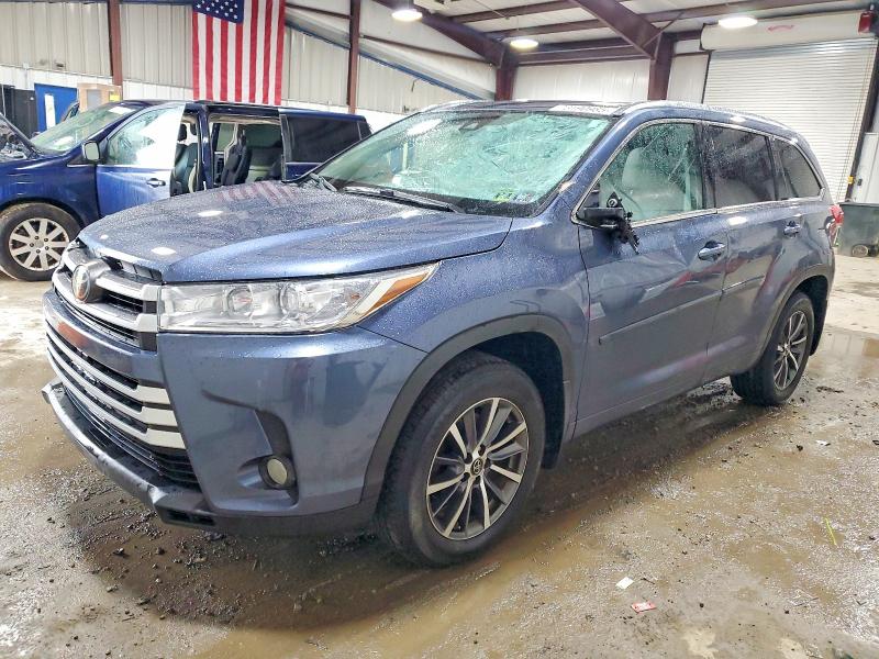 TOYOTA HIGHLANDER 2017 with VIN 5TDJZRFH1HS435100 - Photo from auction