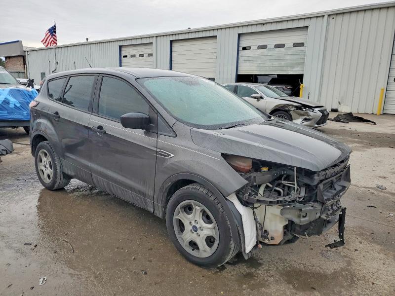 Photo 4 from auction – 2017 FORD ESCAPE S with VIN 1FMCU0F76HUA27032