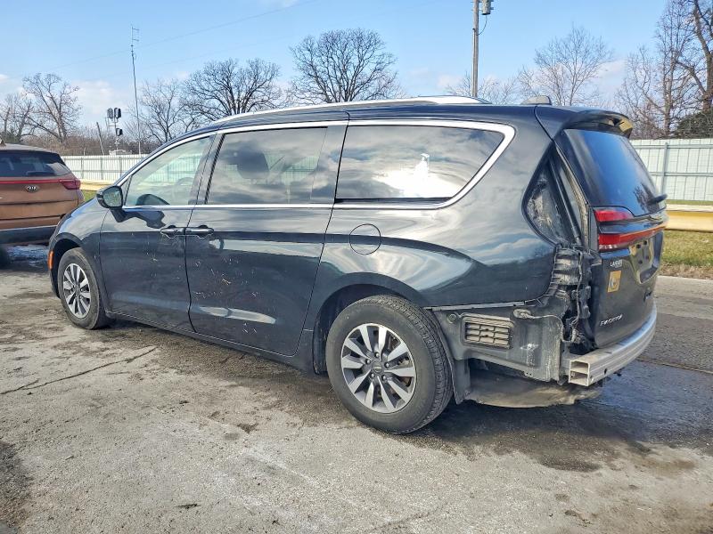 Photo 2 from auction – 2021 CHRYSLER PACIFICA T with VIN 2C4RC1BG3MR504326