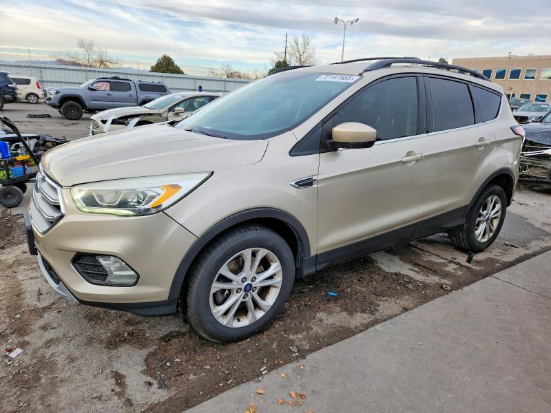 FORD ESCAPE SE 2017 z numerem VIN 1FMCU9GD3HUB23922 - Zdjęcie z aukcji