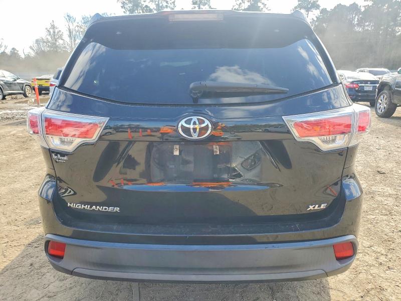 Photo 6 from auction – 2016 TOYOTA HIGHLANDER with VIN 5TDKKRFH6GS501440