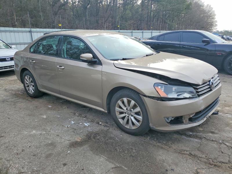 Photo 4 from auction – 2015 VOLKSWAGEN PASSAT S with VIN 1VWAT7A35FC033917
