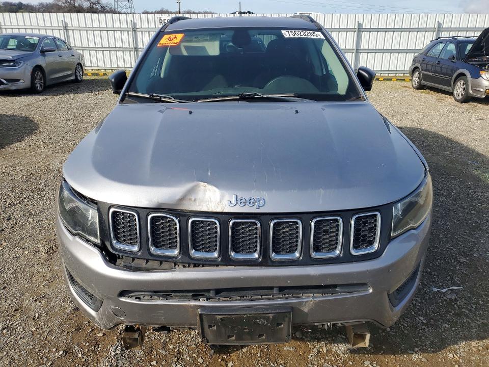 Photo 5 from auction – 2018 JEEP COMPASS with VIN 3C4NJDAB3JT117585