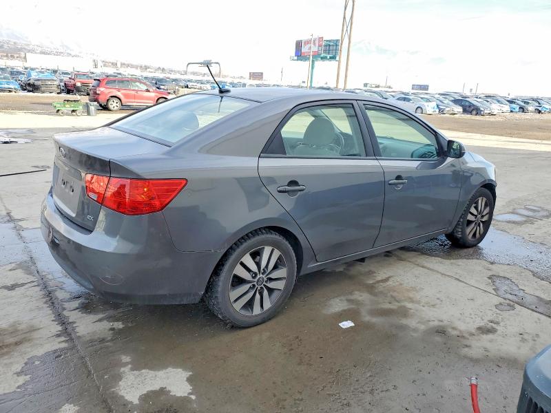 Photo 3 from auction – 2013 KIA FORTE EX with VIN KNAFU4A26D5733598