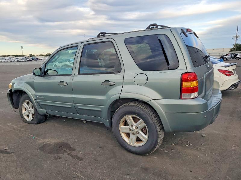 Photo 2 from auction – 2006 FORD ESCAPE with VIN 1FMCU95H26KC00388