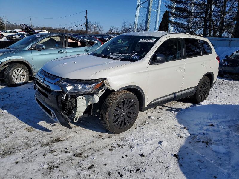 MITSUBISHI OUTLANDER 2019 with VIN JA4AD2A31KZ050685 - Photo from auction