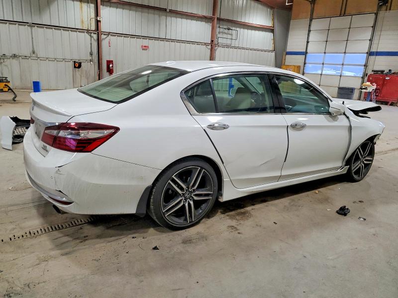 Photo 3 from auction – 2017 HONDA ACCORD TOU with VIN 1HGCR3F94HA043371