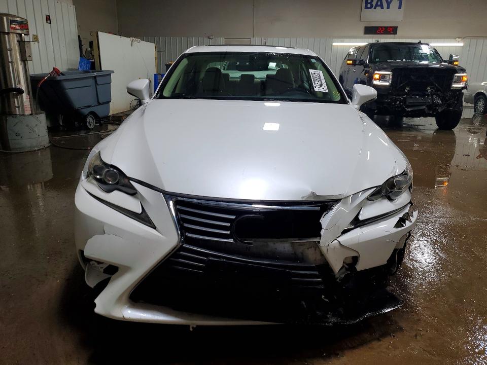 Photo 5 from auction – 2015 LEXUS IS with VIN JTHCF1D28F5016356