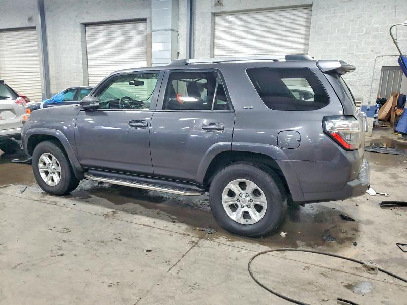 Photo 2 from auction – 2019 TOYOTA 4RUNNER SR with VIN JTEBU5JR1K5672139