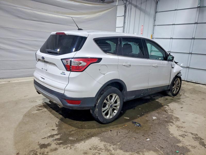Photo 3 from auction – 2017 FORD ESCAPE SE with VIN 1FMCU9GD4HUD43263