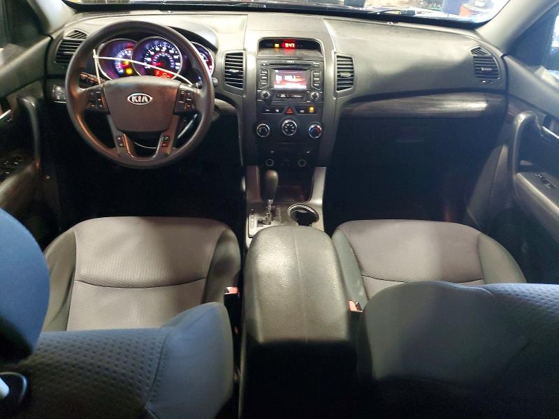 Photo 8 from auction – 2013 KIA SORENTO LX with VIN 5XYKTDA22DG356733