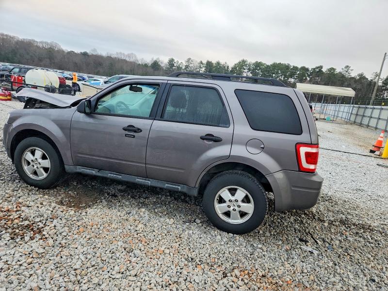 Photo 2 from auction – 2011 FORD ESCAPE XLT with VIN 1FMCU0DG3BKC05016