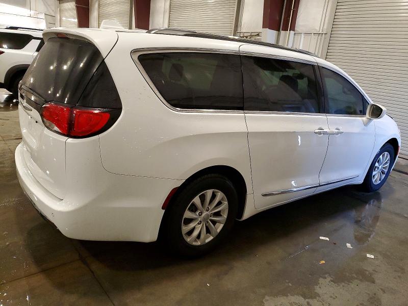 Photo 3 from auction – 2019 CHRYSLER PACIFICA T with VIN 2C4RC1BG2KR582867