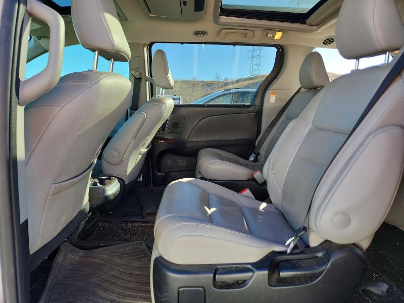 Photo 11 from auction – 2018 TOYOTA SIENNA XLE with VIN 5TDYZ3DC0JS952705