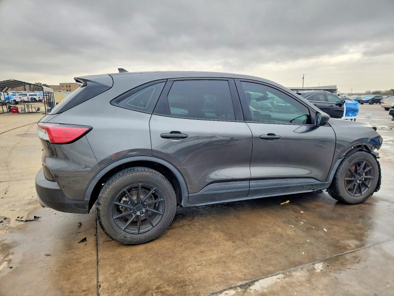 Photo 3 from auction – 2020 FORD ESCAPE S with VIN 1FMCU0F60LUB41172