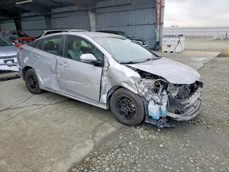 Photo 4 from auction – 2018 TOYOTA PRIUS with VIN JTDKBRFU2J3583317