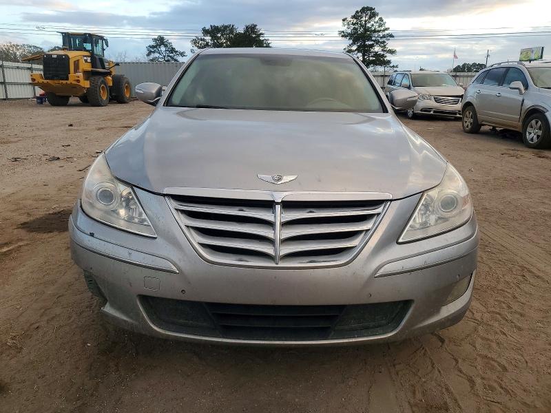 Photo 5 from auction – 2011 HYUNDAI GENESIS 4. with VIN KMHGC4DF7BU113379