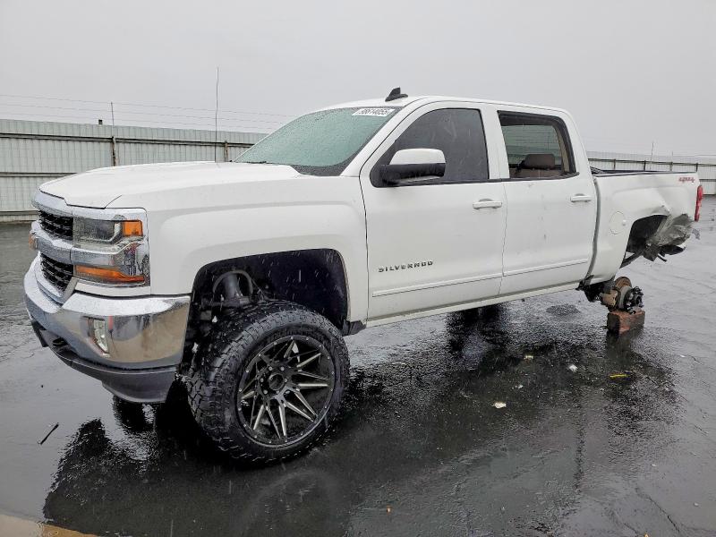 CHEVROLET SILVERADO 2017 with VIN 3GCUKREC6HG355636 - Photo from auction