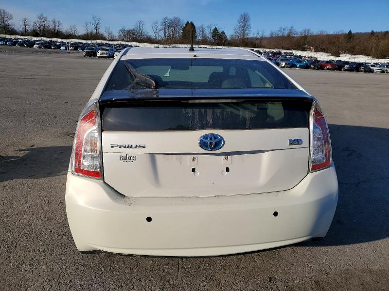 Photo 6 from auction – 2014 TOYOTA PRIUS with VIN JTDKN3DU3E0383321