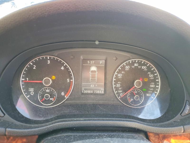 Photo 9 from auction – 2013 VOLKSWAGEN PASSAT with VIN 1VWCN7A35DC029558