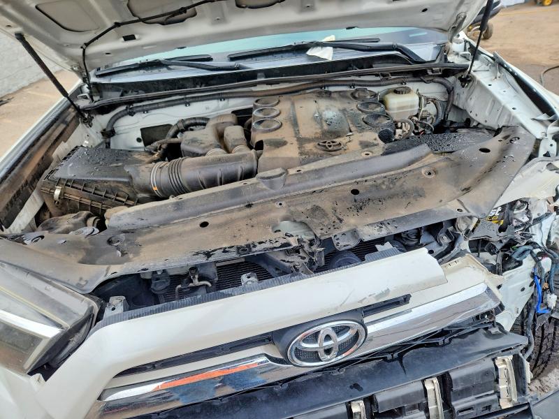 Photo 12 from auction – 2014 TOYOTA 4RUNNER SR with VIN JTEBU5JR4E5170777